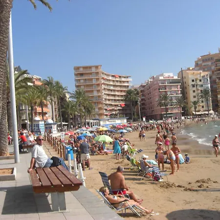 Beautiful 2-bedroom Less Than 50m From The And Side Sea Views *