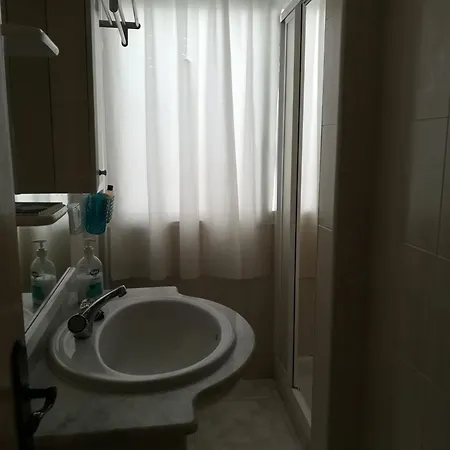 Beautiful 2-bedroom Less Than 50m From The And Side Sea Views Torrevieja